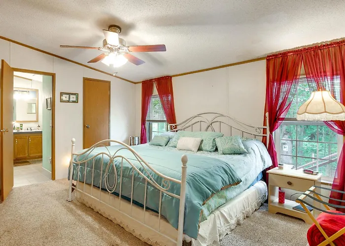 Haven In The Woods W/ 150 Acres, 2 Ponds Casa vacanze *
