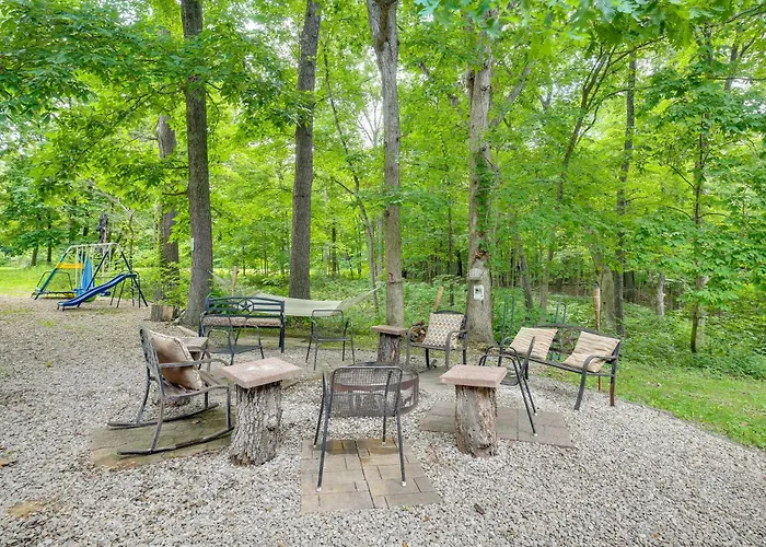 Haven In The Woods W/ 150 Acres, 2 Ponds Holiday home *