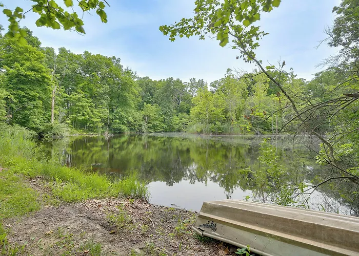 Haven In The Woods W/ 150 Acres, 2 Ponds St Elmo